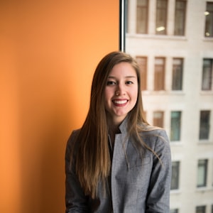 Maria, Receptionist